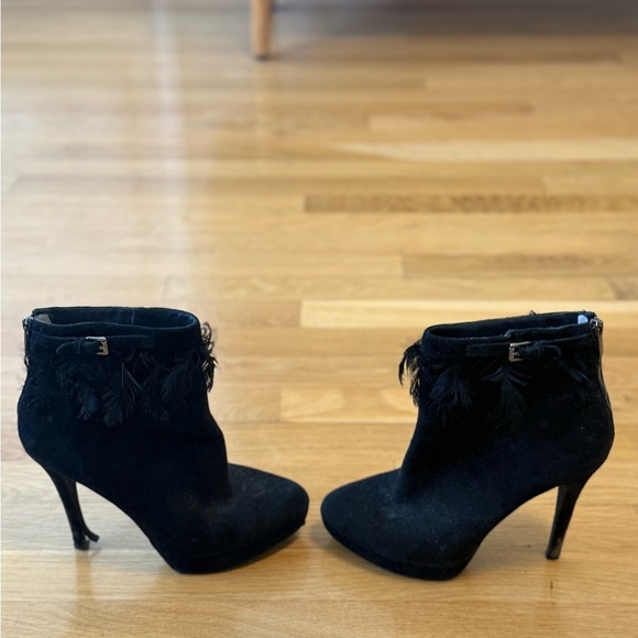 Michael Kors Elegant Black Feather Ankle Boots - Picture 8 of 13